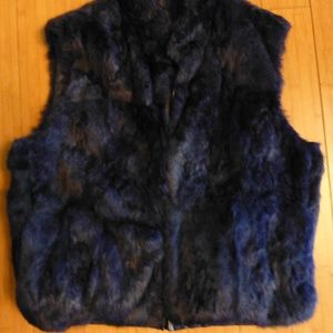 Reversible genuine rabbit fur to poly zip up warm vest